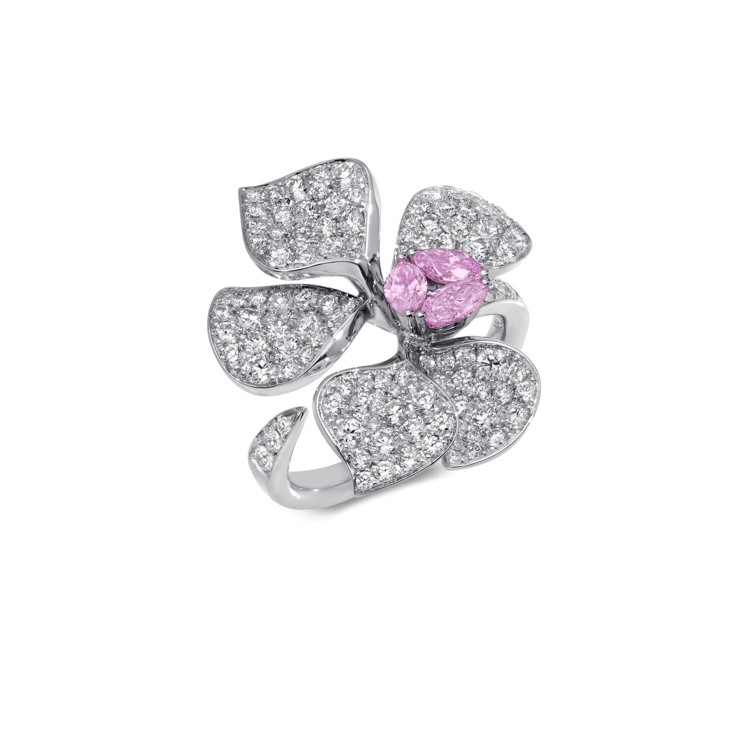 Ring with pink sapphire