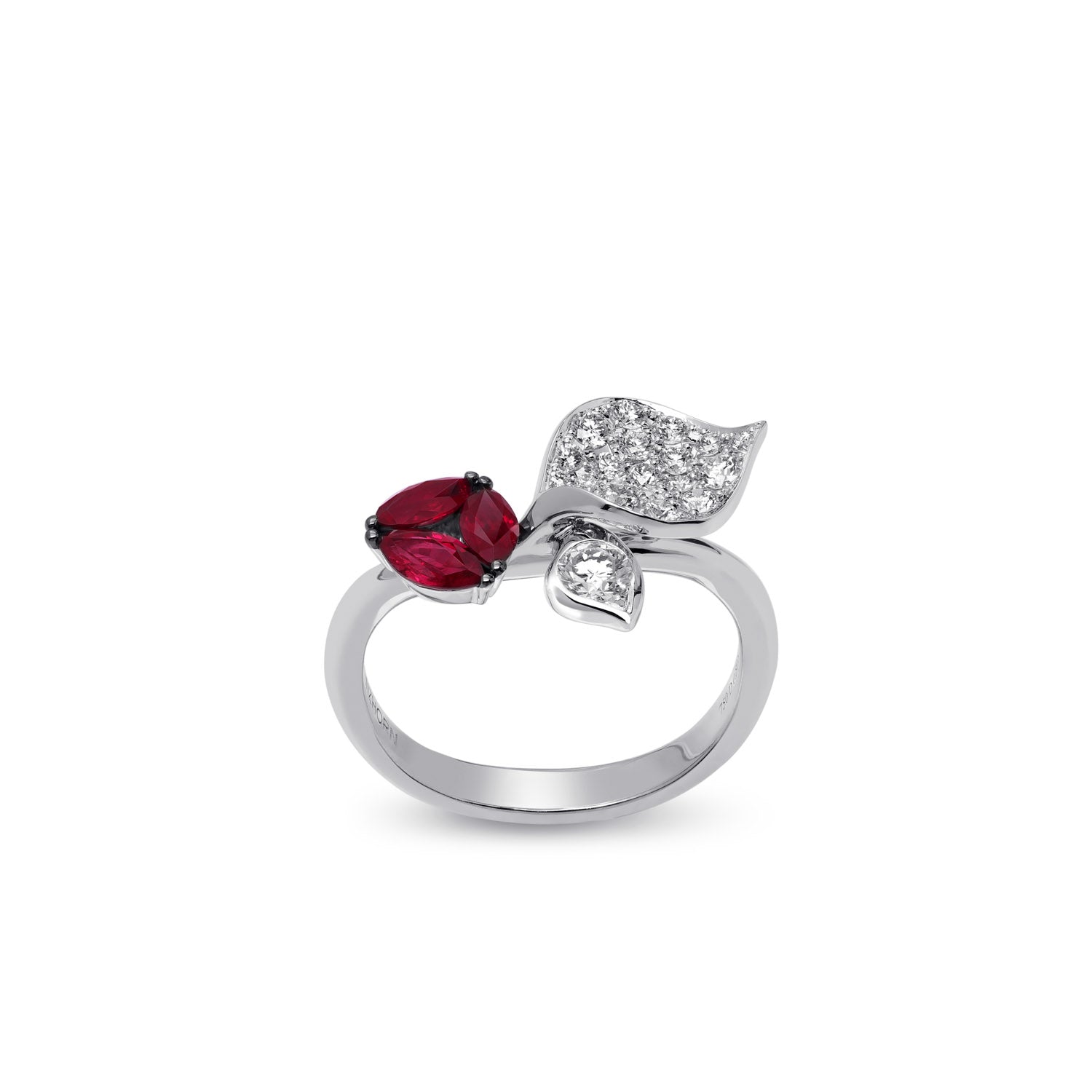 kleiner Ring mit Rubinen