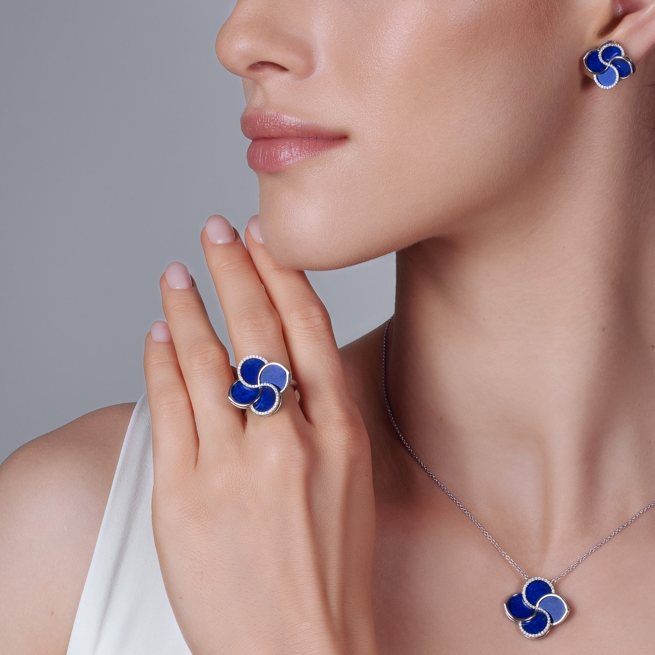 Ring with Lapis Lazuli