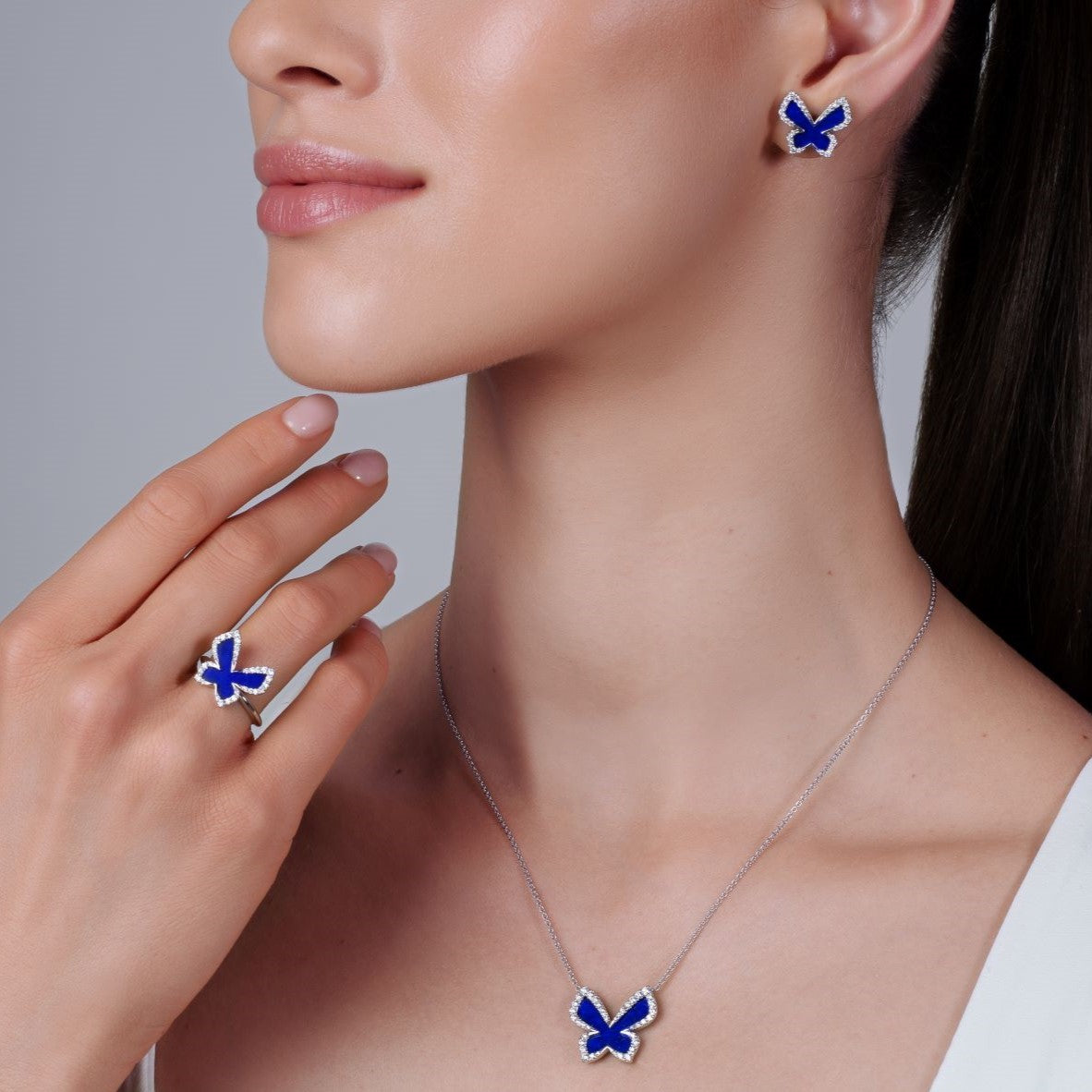 Schmetterlingshalskette mit Lapislazuli
