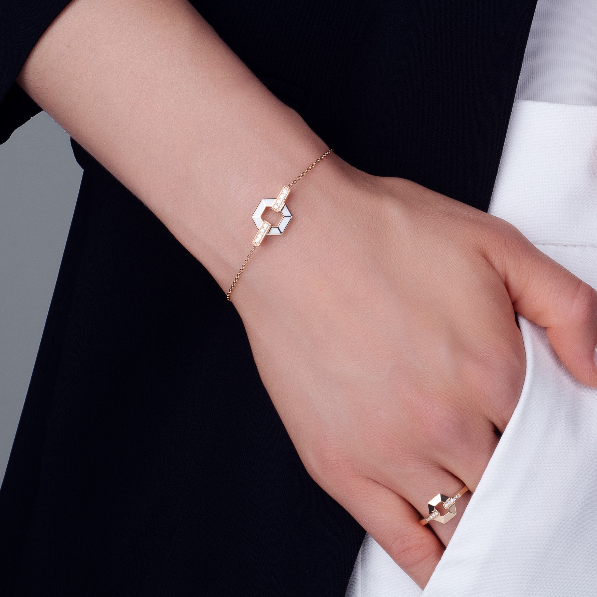 Armband mit Emaille und Diamanten