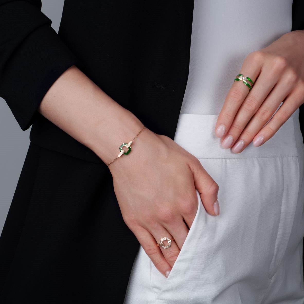 Armband mit Emaille und Diamanten