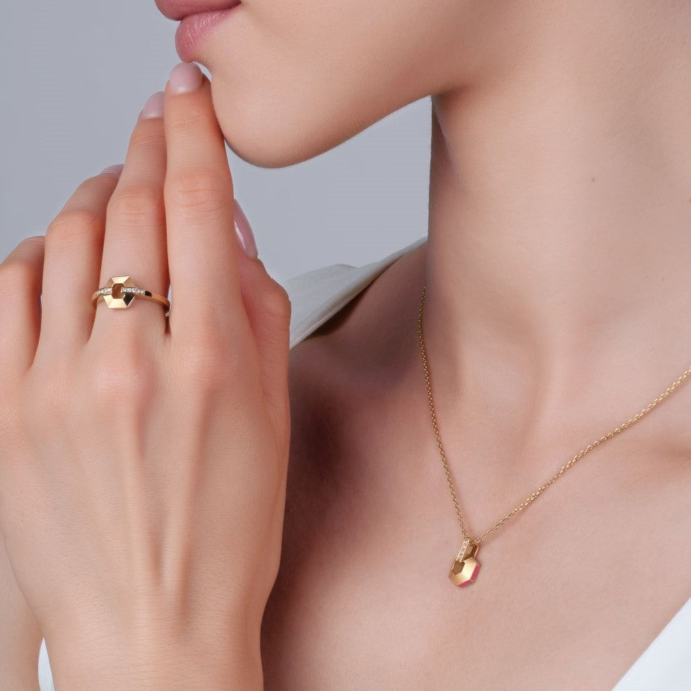 Kleine Halskette mit Emaille und Diamanten