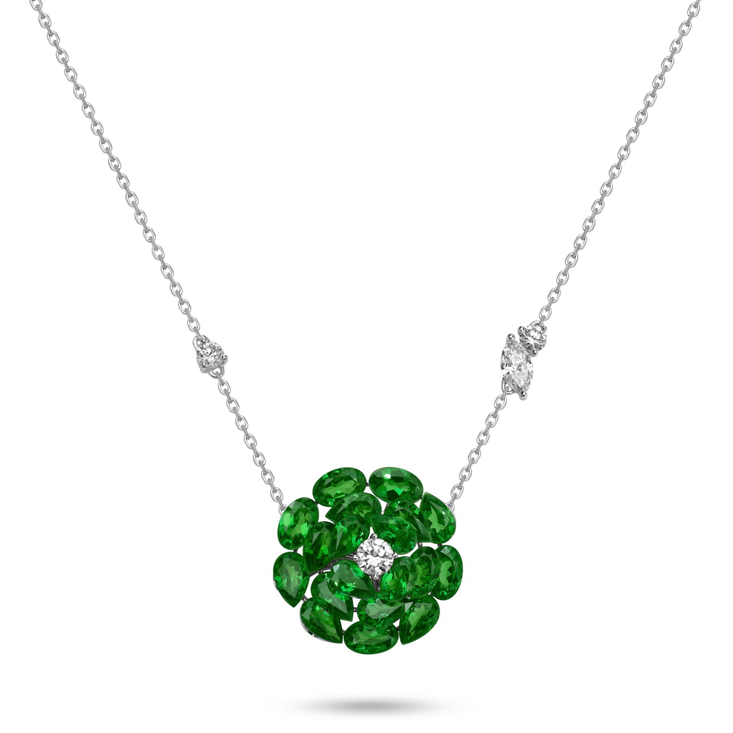 Necklace with tsavorite
