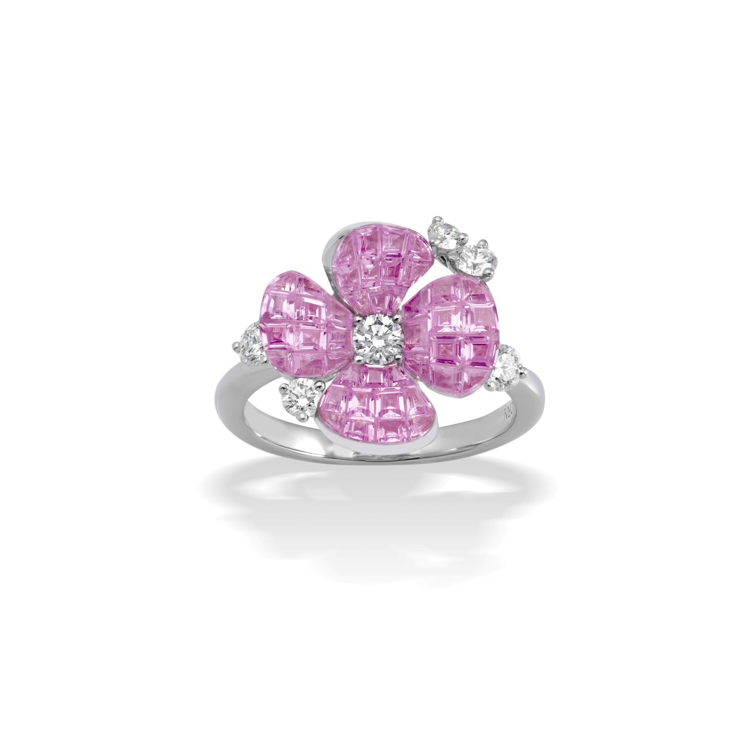 Ring mit pinkem Saphir