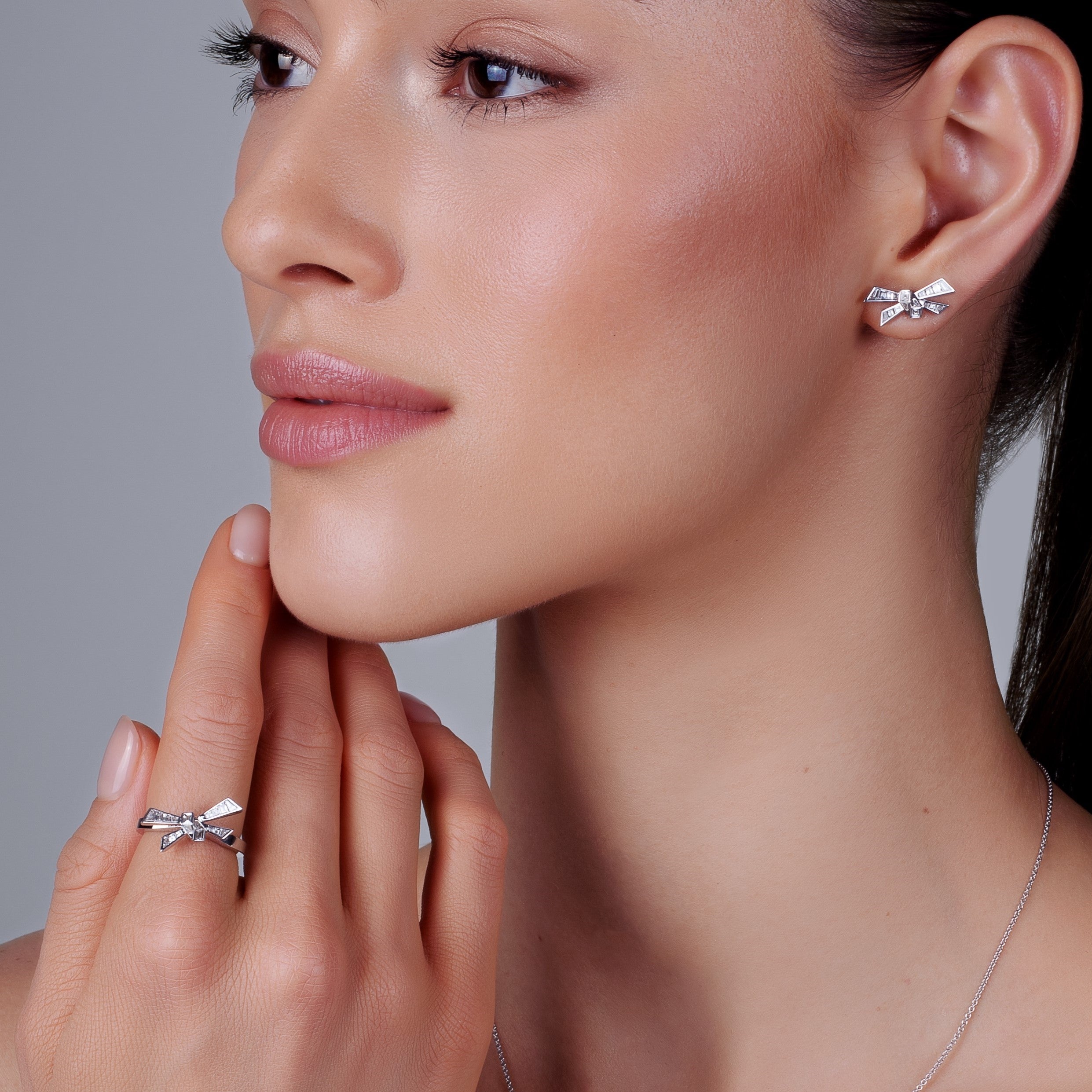 TAINIA Diamond Bow Earrings