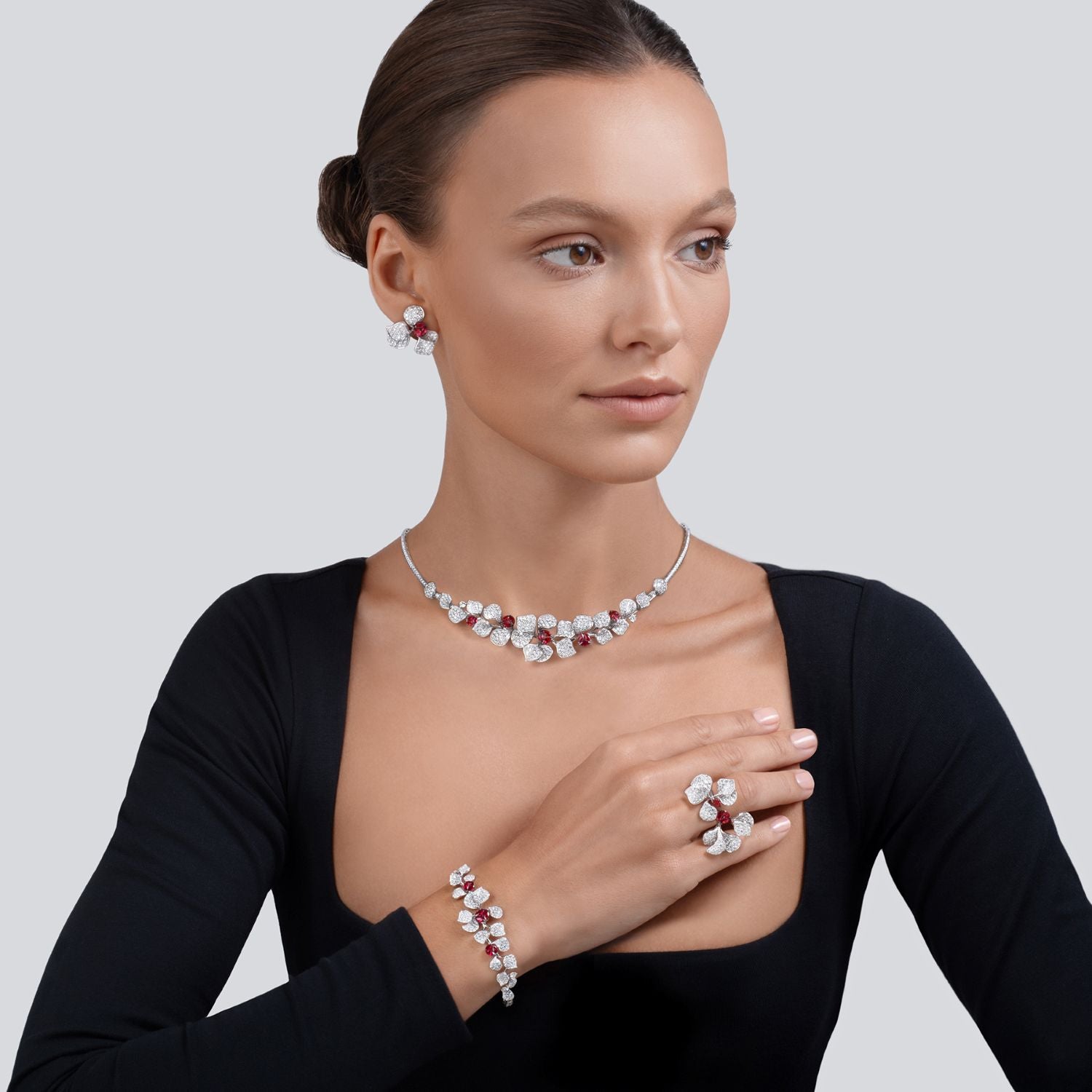 Collier with rubies